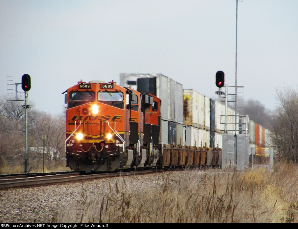 BNSF 6689